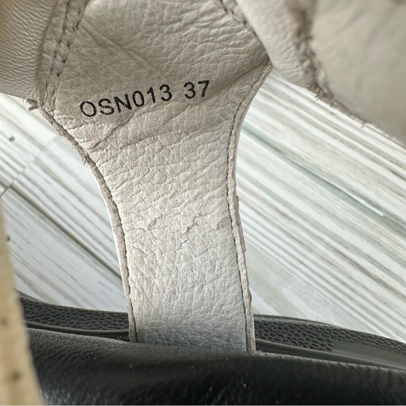 Suzanne Rae Velcro white womens sandals - Picture 8 of 8